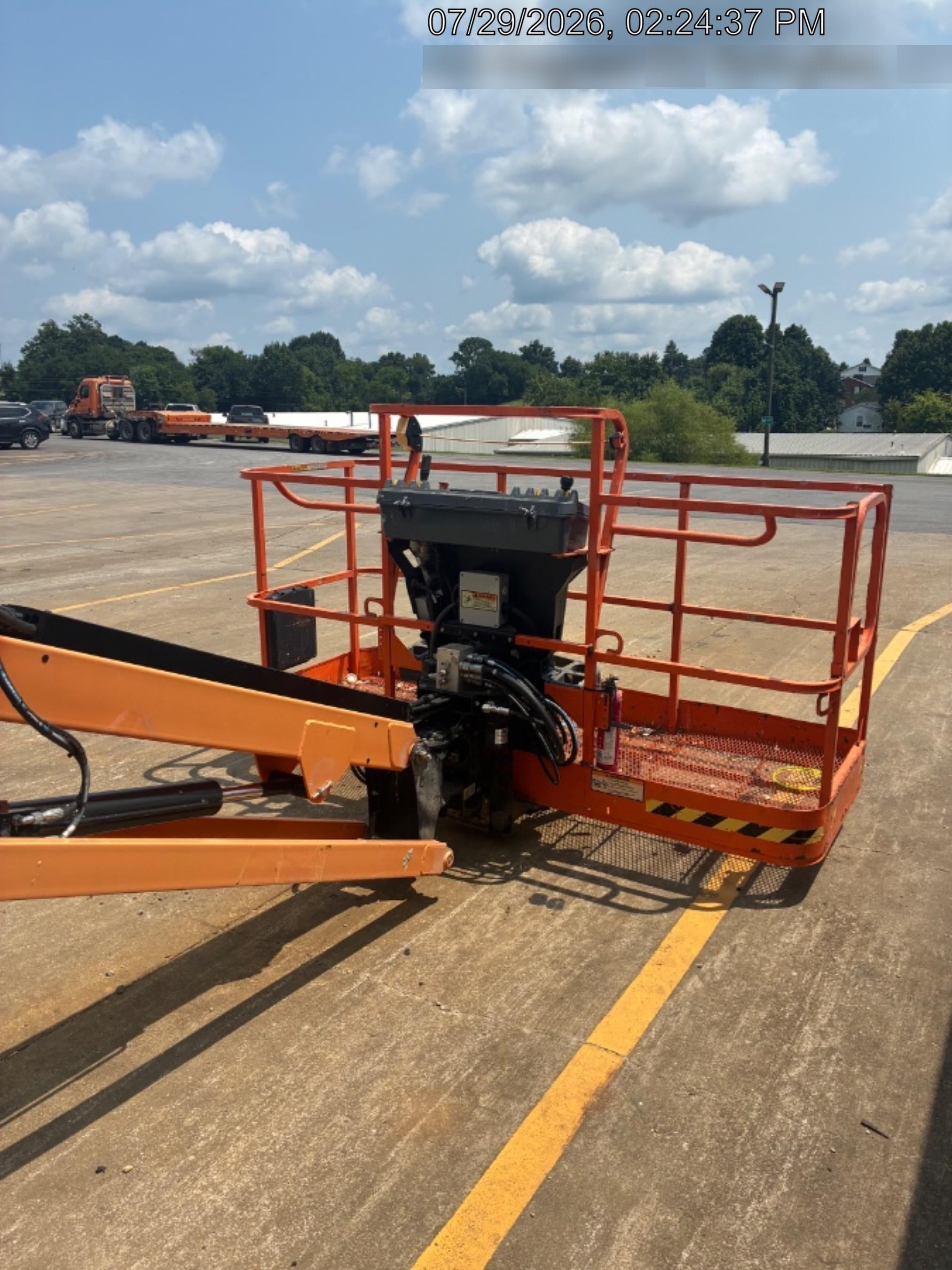 2022 JLG 660SJ