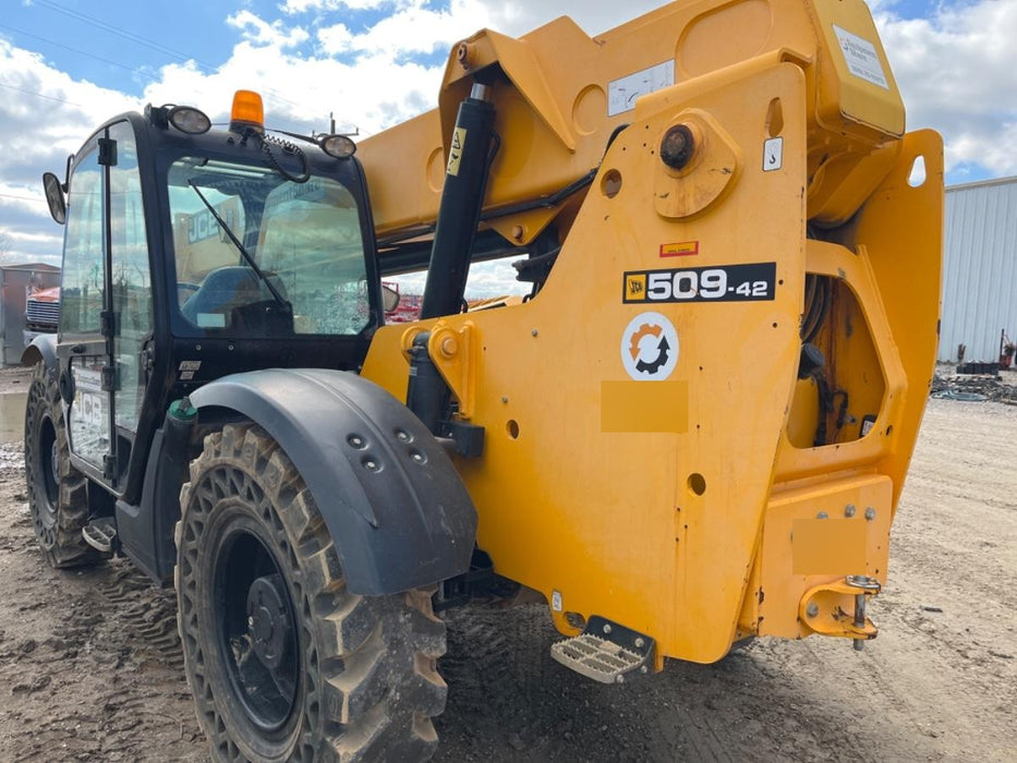 2019 JCB 509-42 Cab/Heat/Air, 74 HP, Solid Tires, STD Worklight, Beacon, Aux Hydraulics, Lifting Eye, Back up Alarm w/66" Carriage/60" Forks