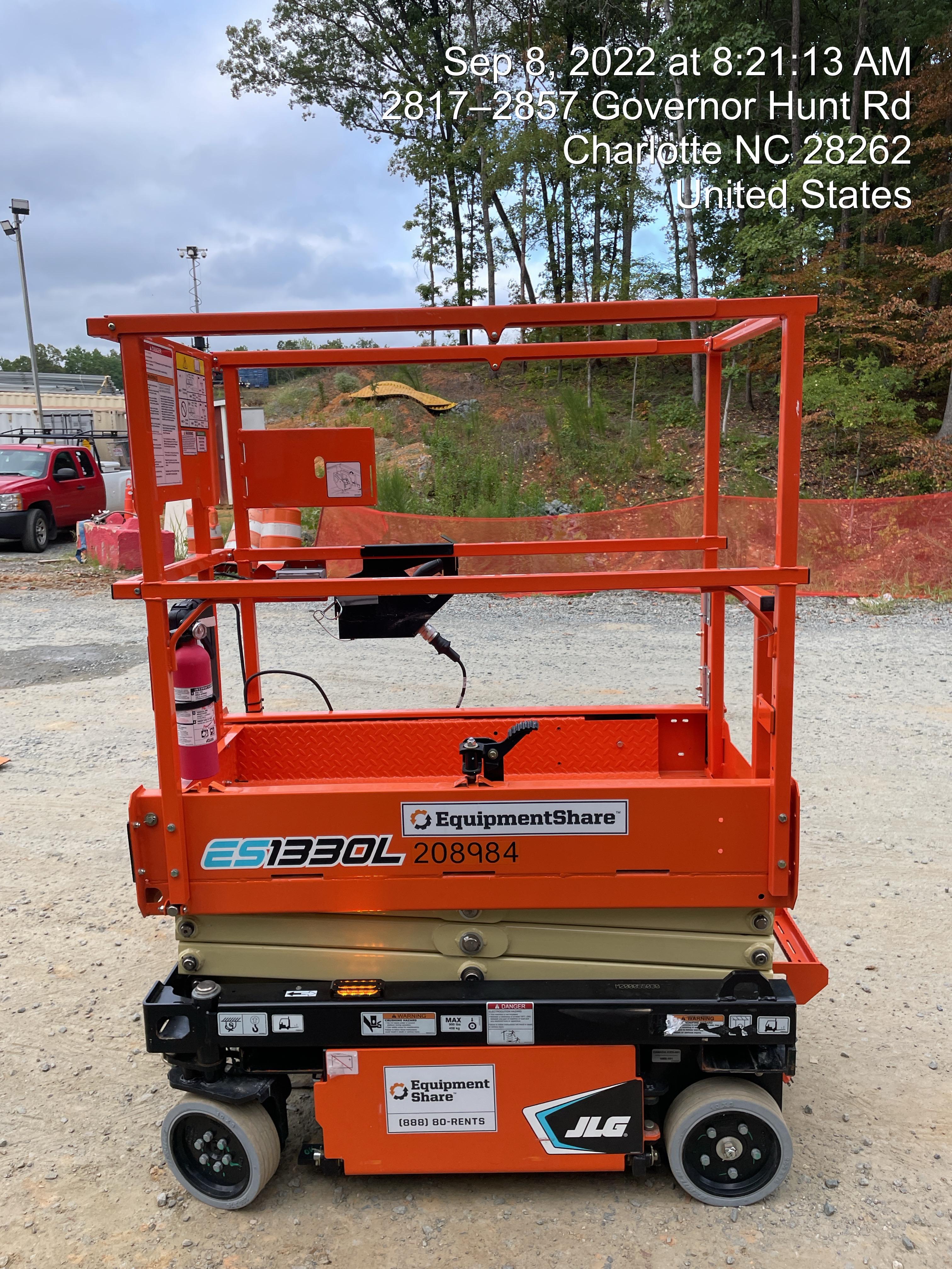 2022 JLG ES1330L