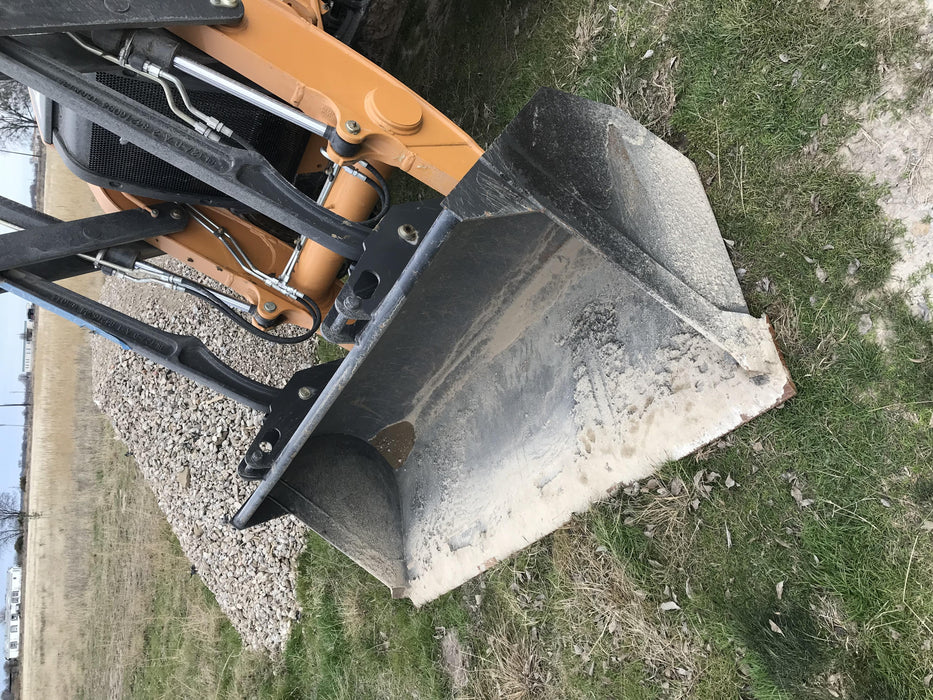 2019 Case 570N EP Canopy, 4WD, GP Front Bucket, Dual Tilt Cylinder, 84" Box Blade w/ Scarifier, Wheel Weights, Beacon