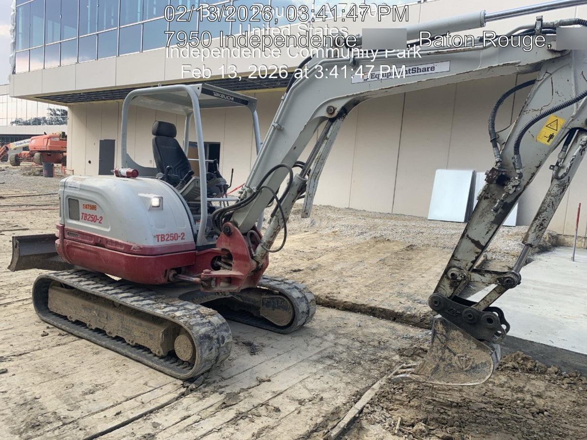 2021 TAKEUCHI TB250-2