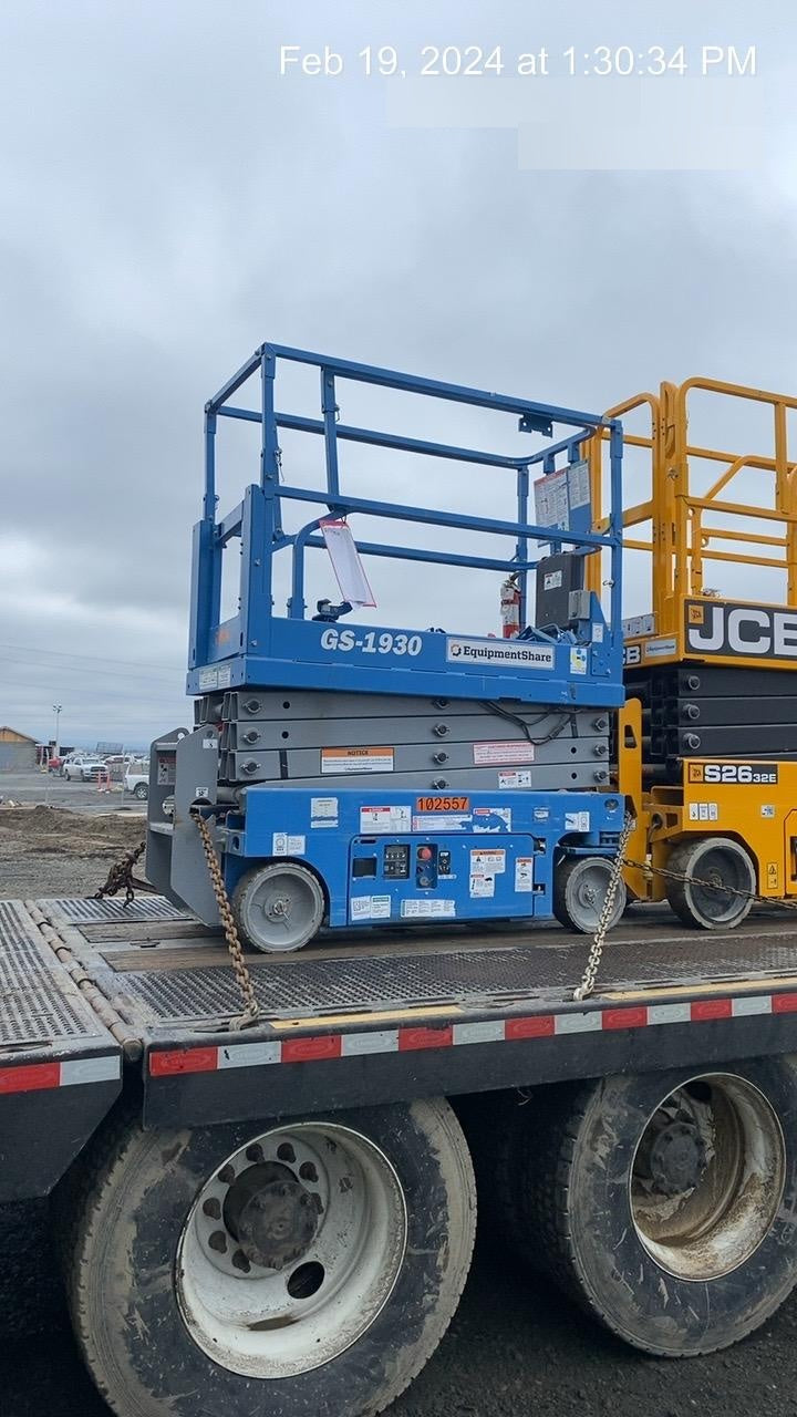 2020 Genie GS-1930 Solid Non Marking Tires, Beacon, Folding rails with half height swing gate, 800W Inverter