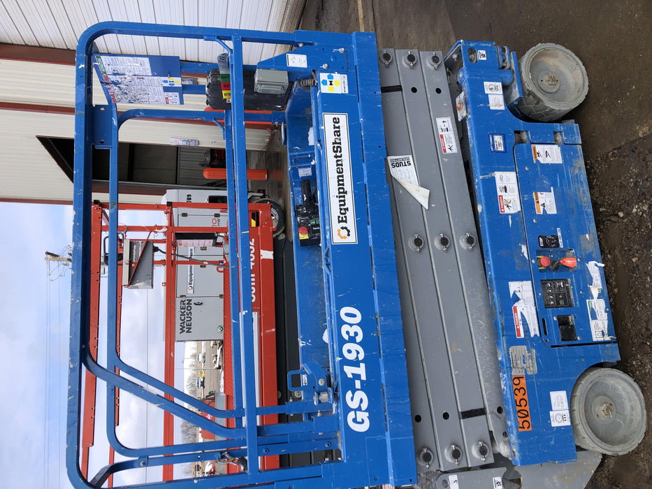 2019 Genie GS-1930 Fixed Rails with Chain Entry