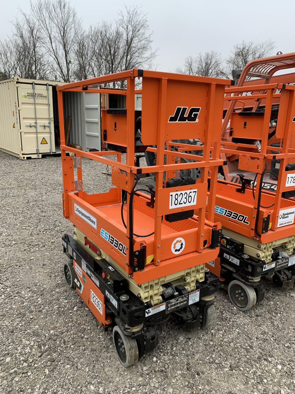 2021 JLG ES1330L