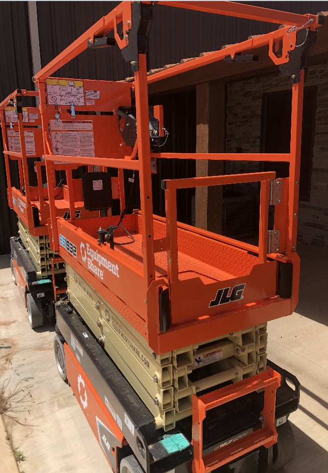 2022 JLG ES1932