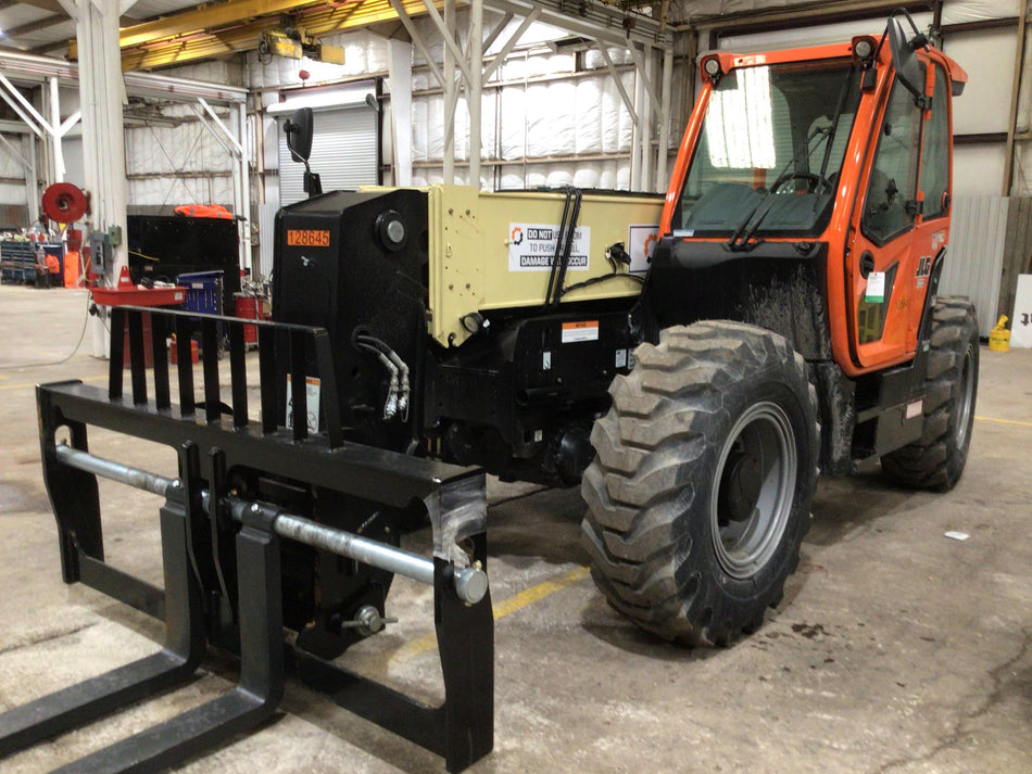 2021 JLG 1732