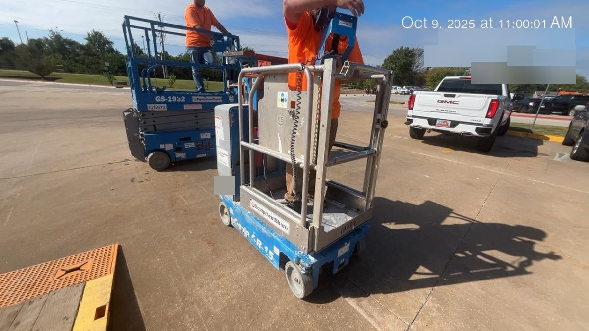 2018 GENIE GR-15