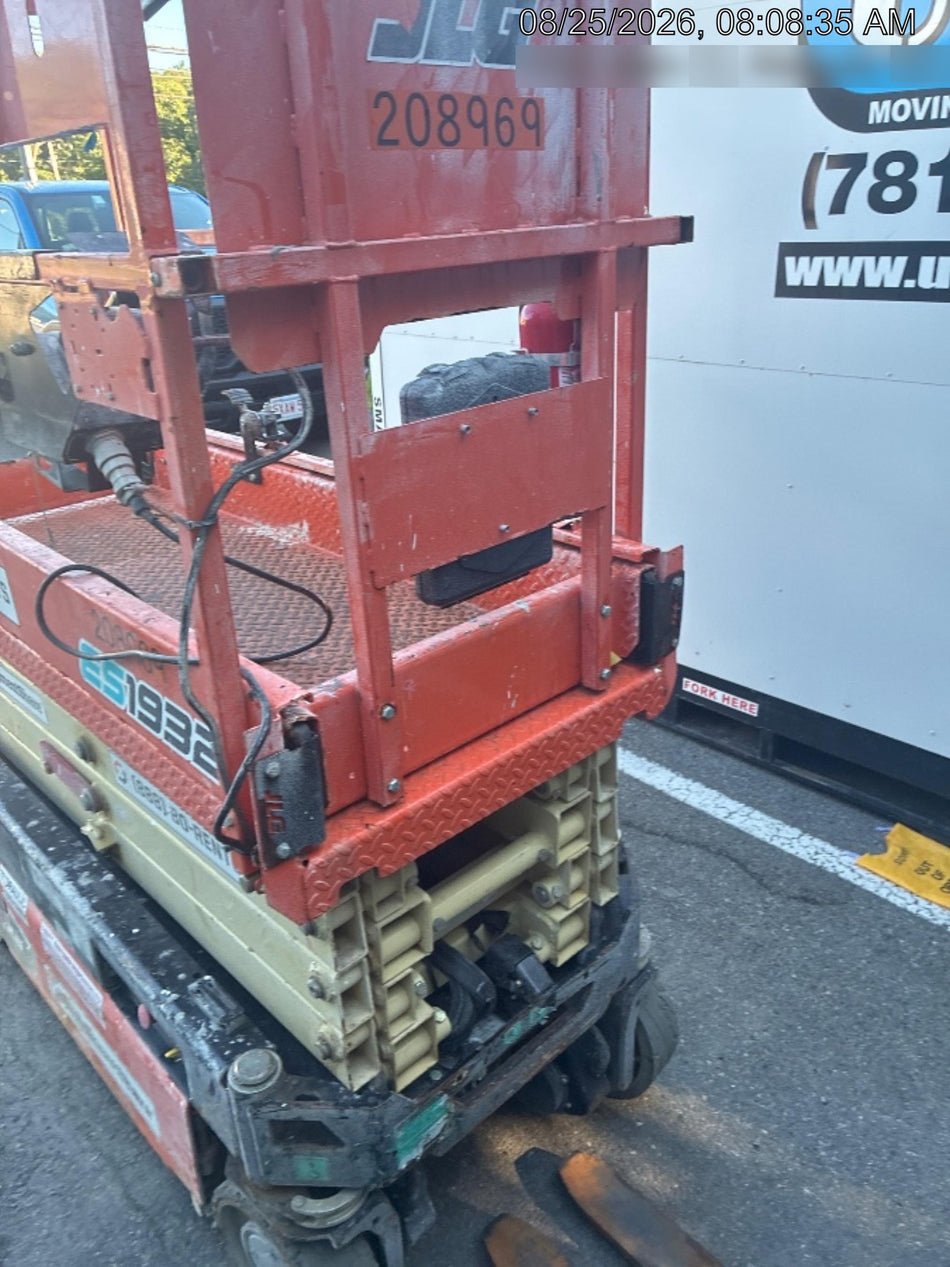 2022 JLG ES1932