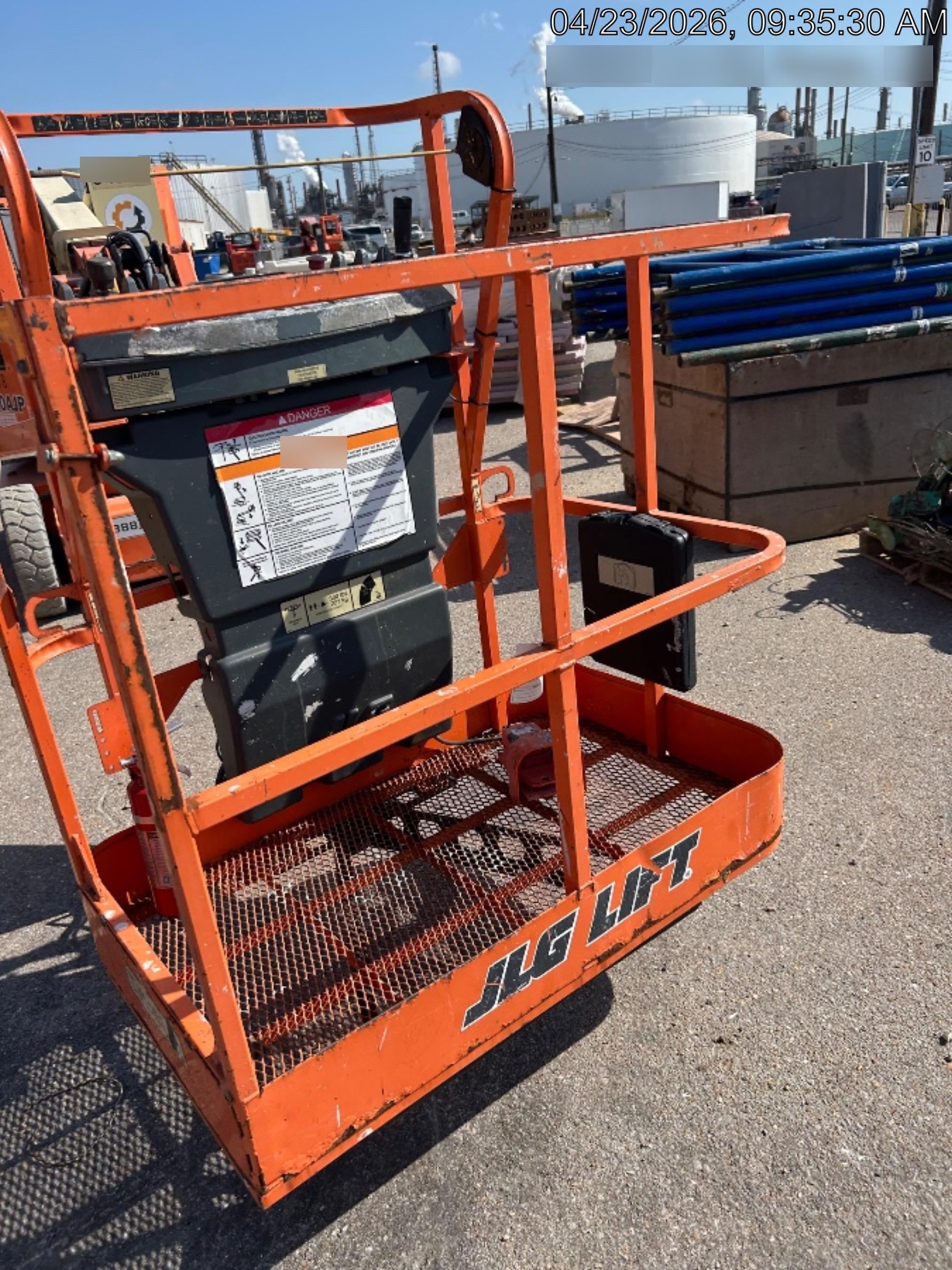 2019 JLG E300AJP