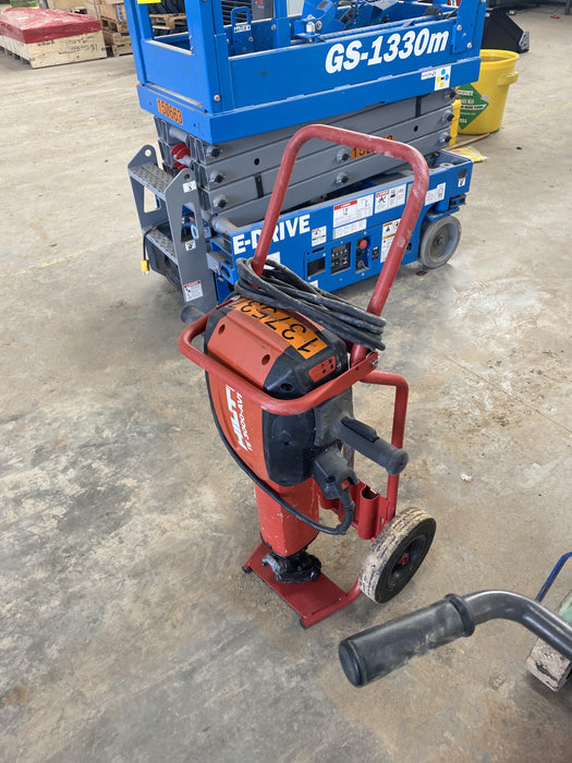 2021 HILTI TE 3000-AVR