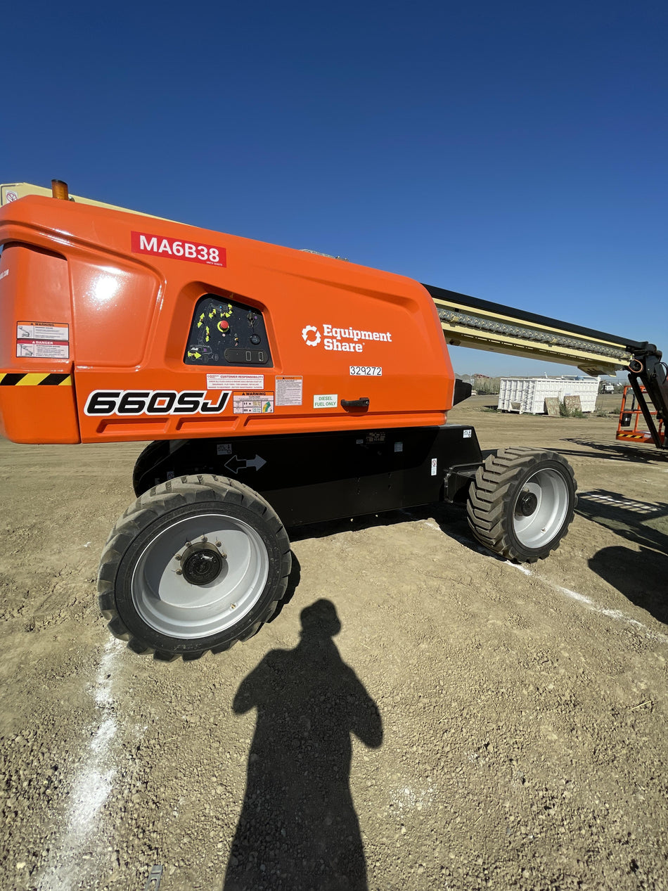 2023 JLG 660SJ