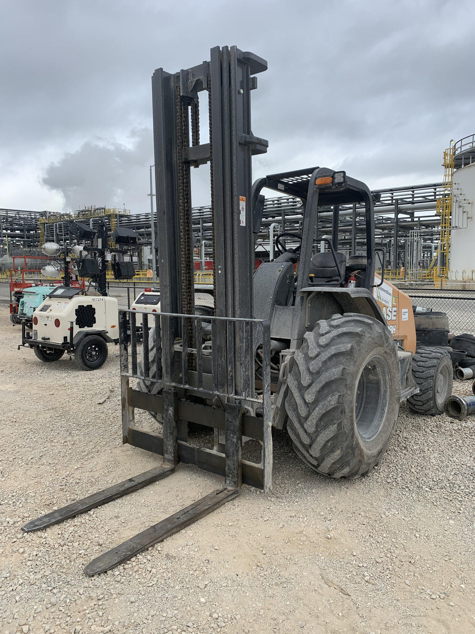 2023 CASE 588H