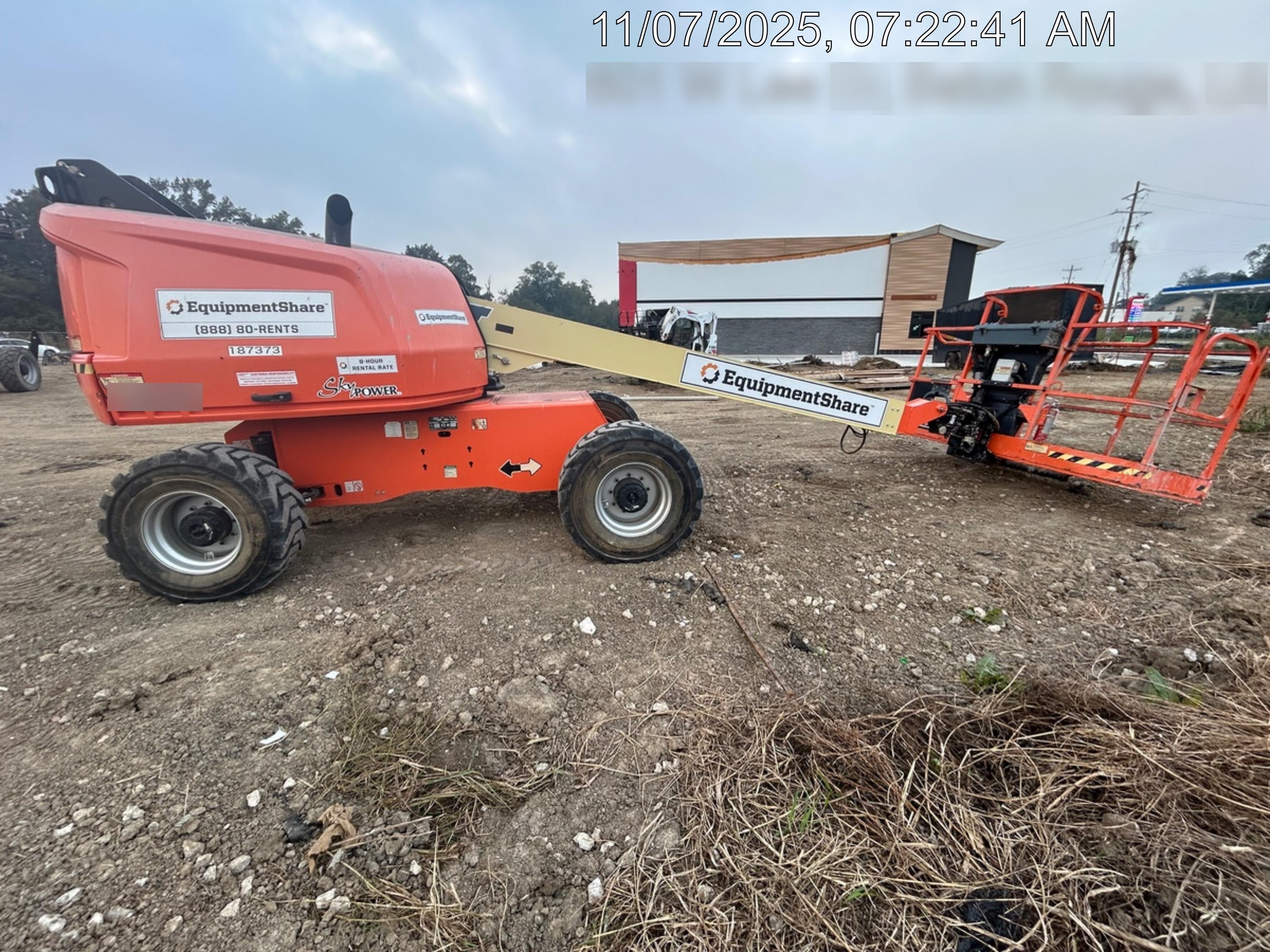 2021 JLG 400S