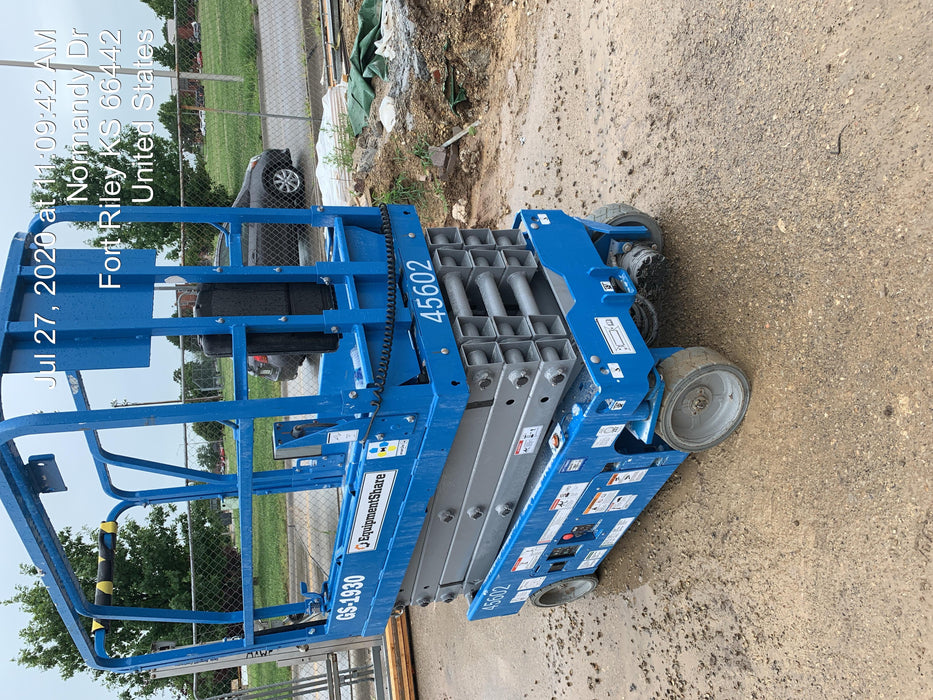 2019 Genie GS-1930 Fixed rails with chain Entry