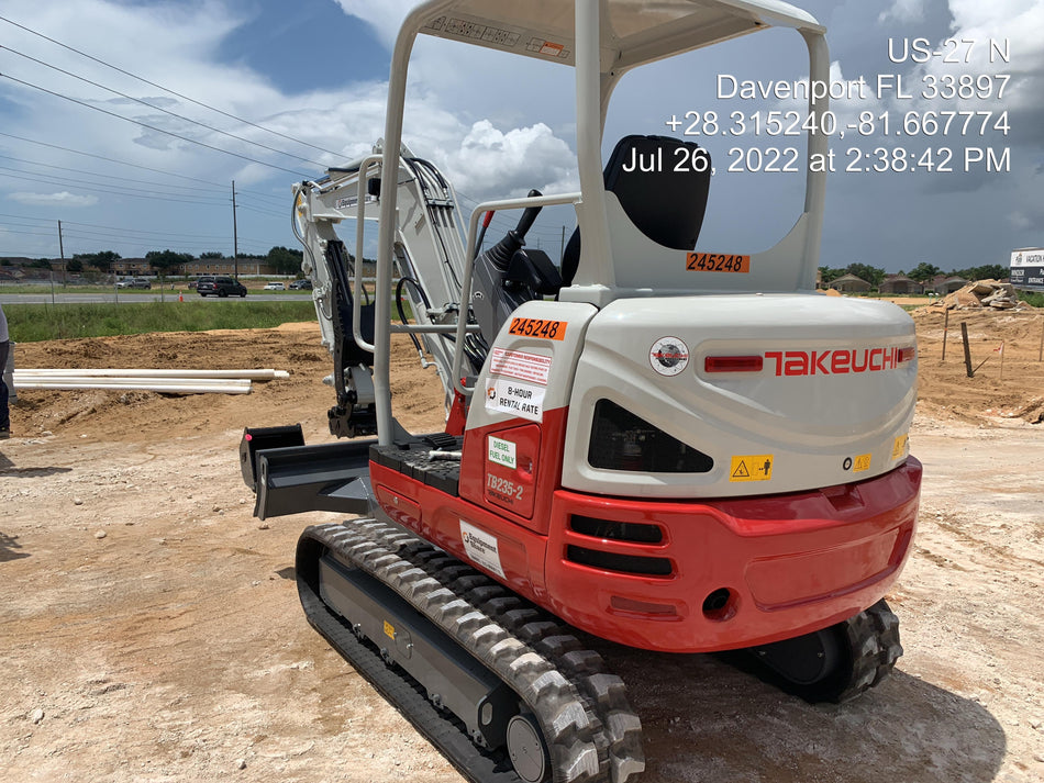 2022 TAKEUCHI TB235-2R