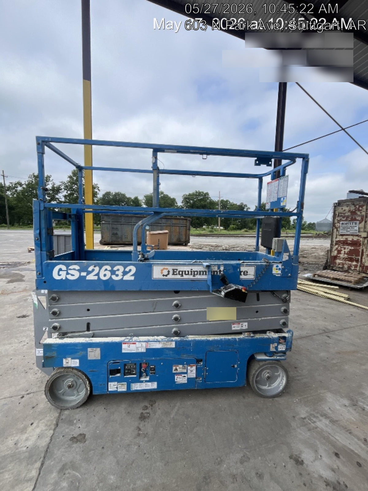 2019 Genie GS-2632 Folding rails with half height swing gate