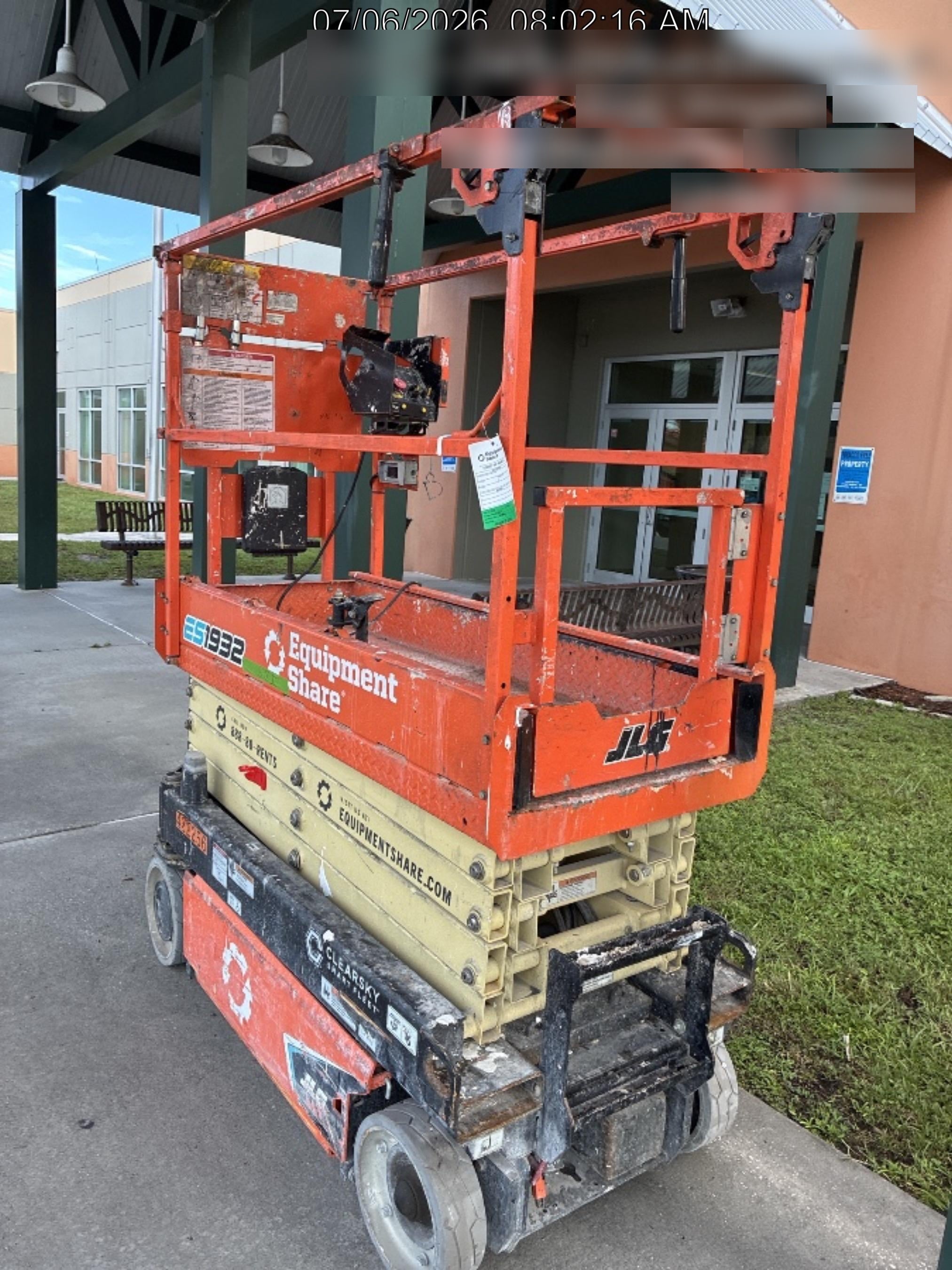 2024 JLG ES1932