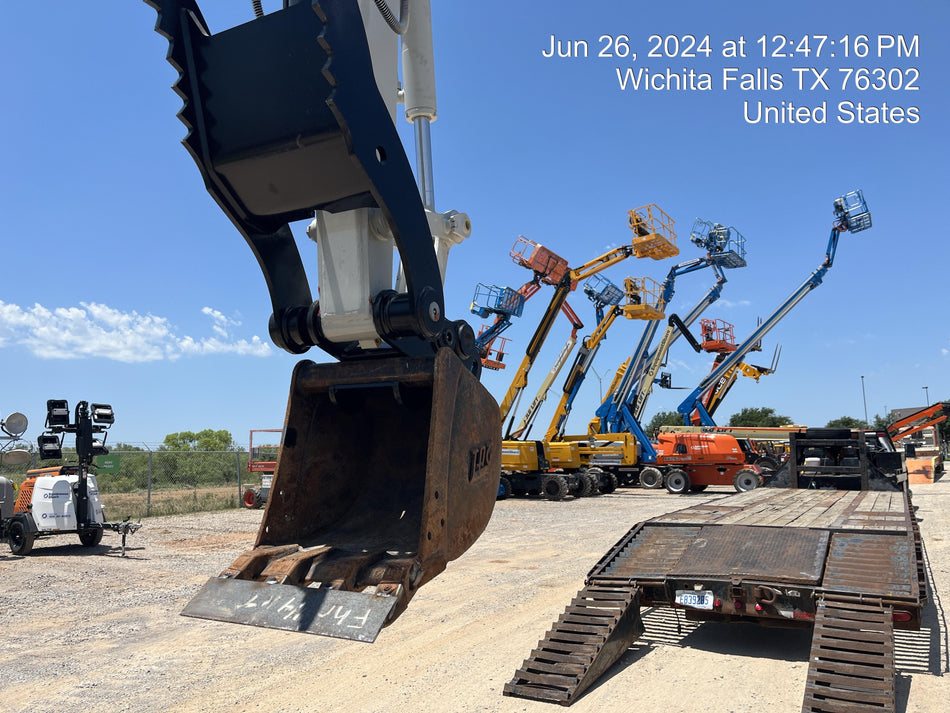 2024 TAKEUCHI TB250-2CR
