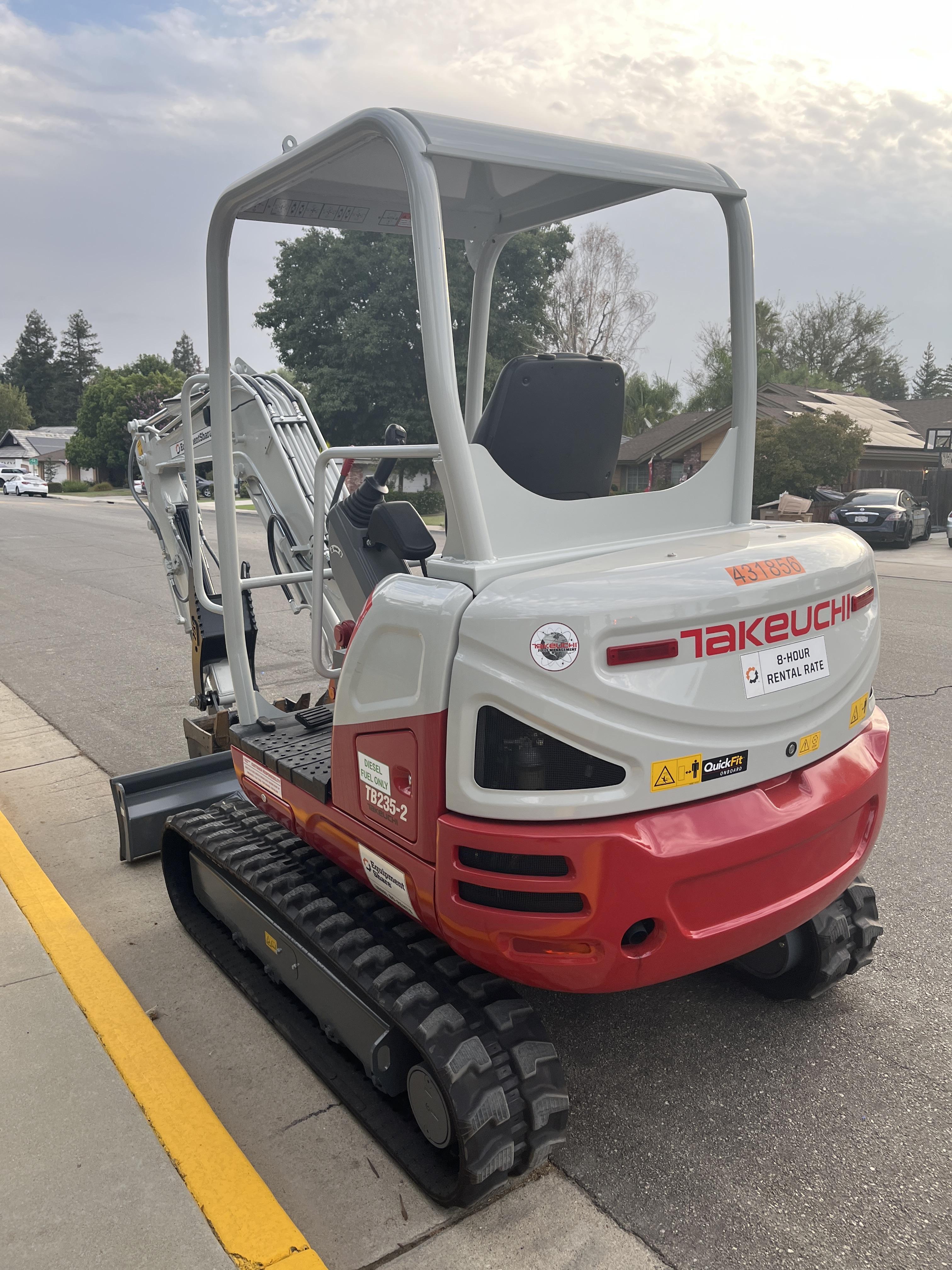 2024 TAKEUCHI TB235-2R