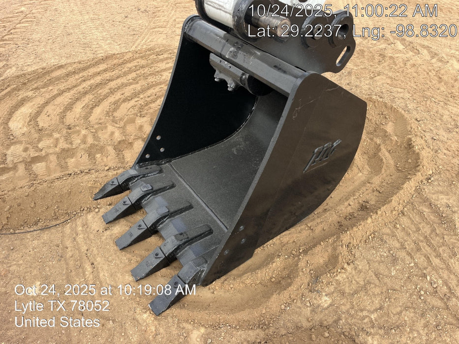 2025 TAKEUCHI 24" Bucket Takeuchi