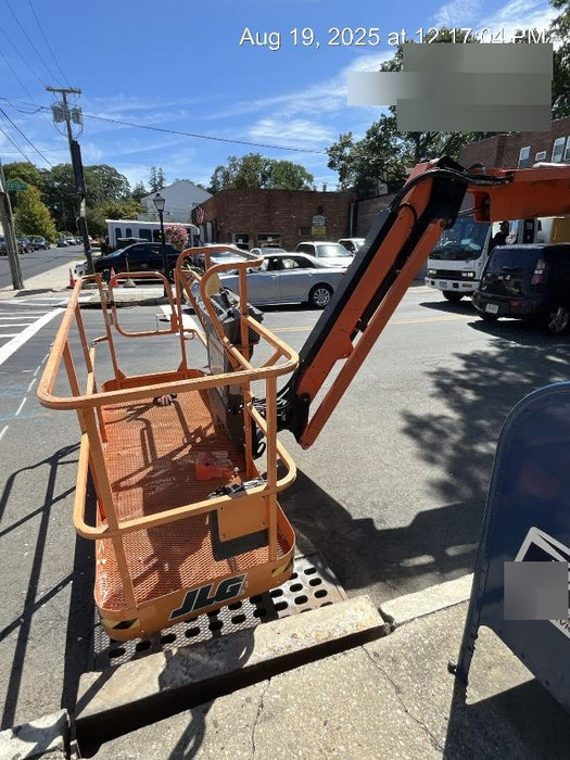 2020 JLG 800AJ