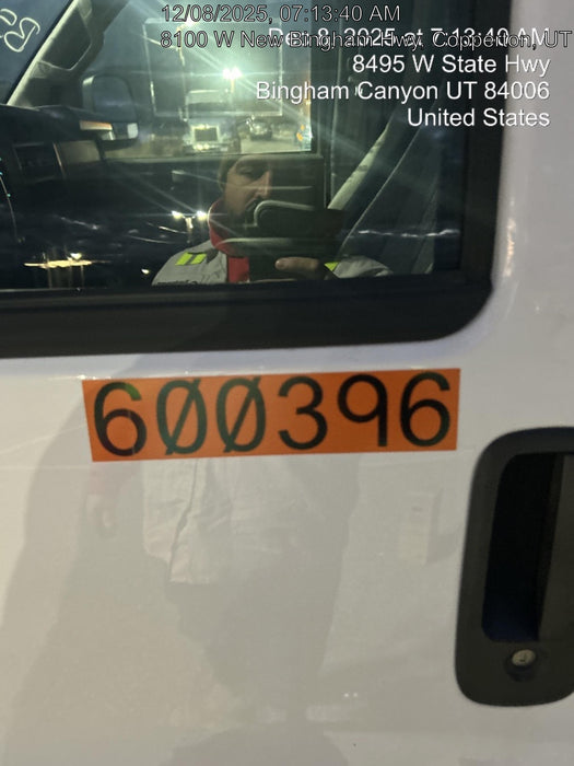 2025 CHEVROLET Express Van - Rental