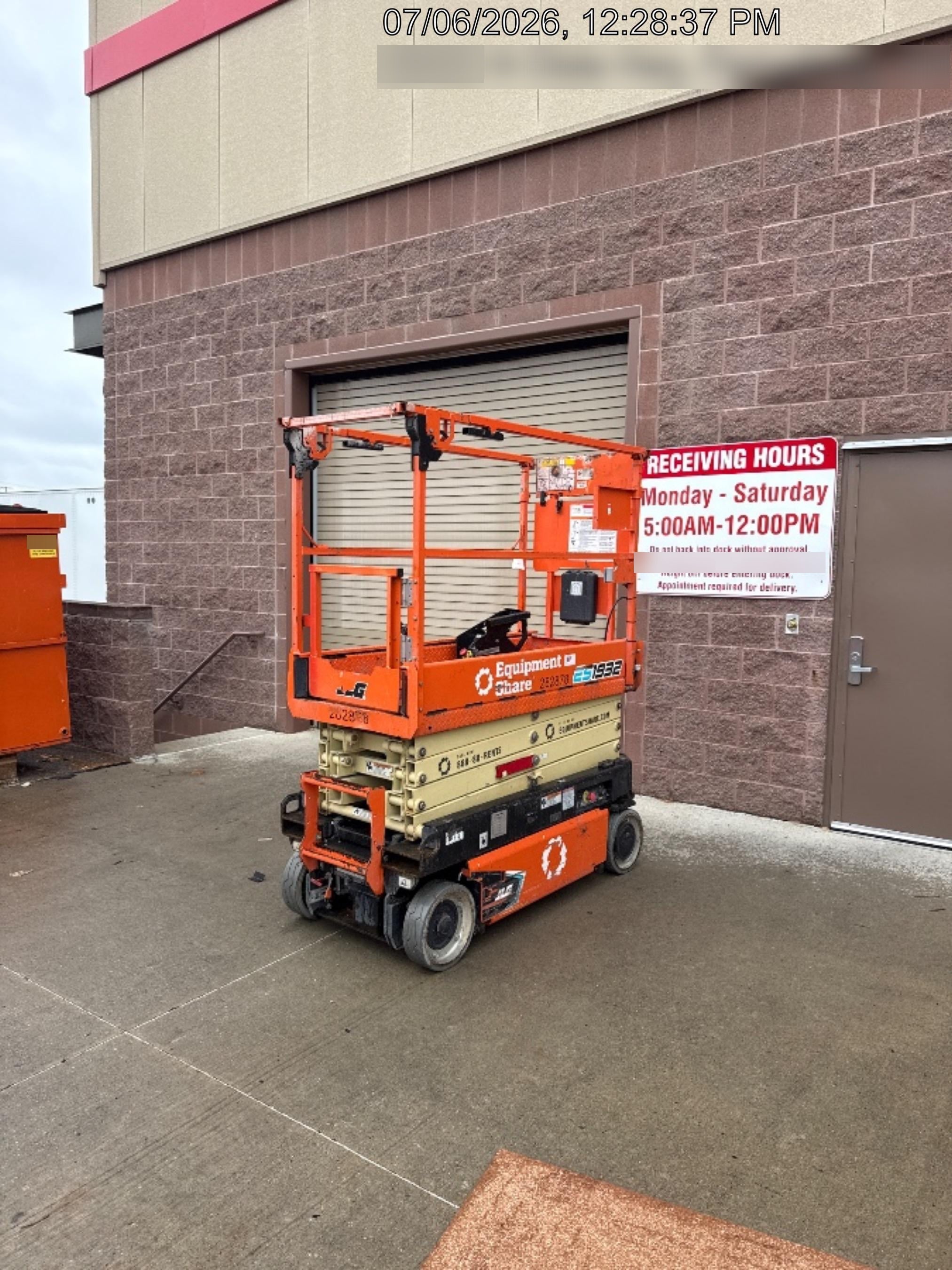 2022 JLG ES1932