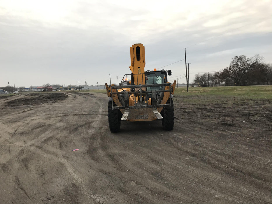 2019 JCB 510-56 74 HP w/CAB/HVAC, Beacon, Worklights, Aux Hydraulics, Solid Tires 72" Carriage/60" Forks