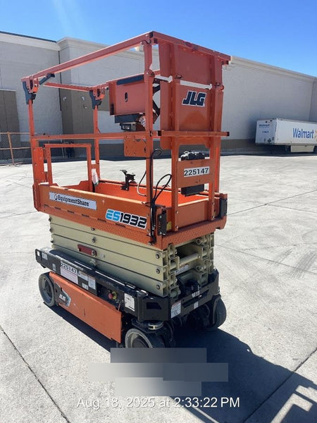 2022 JLG ES1932