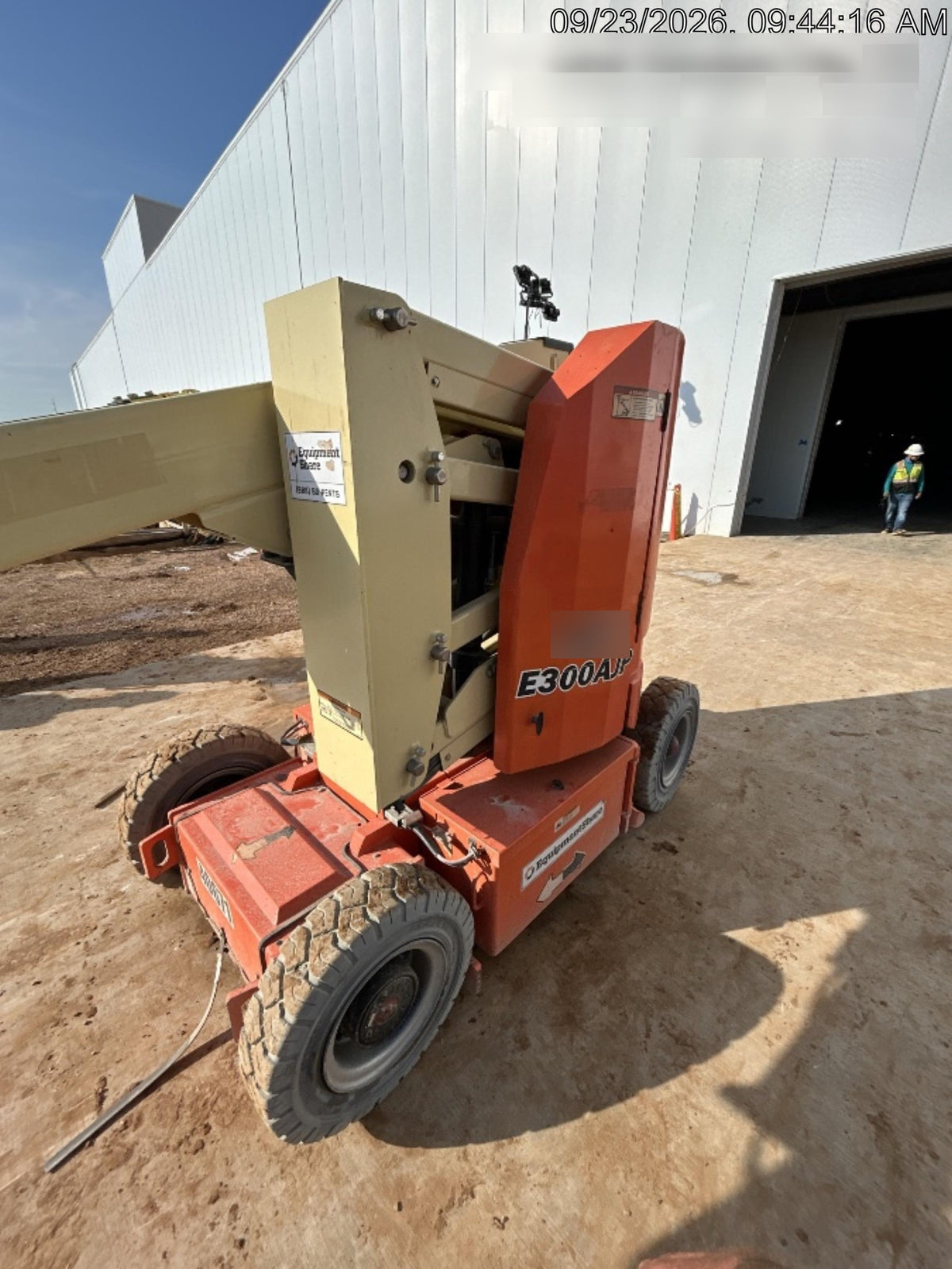 2019 JLG E300AJP