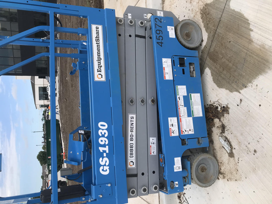 2019 Genie GS-1930 Fixed rails with chain Entry