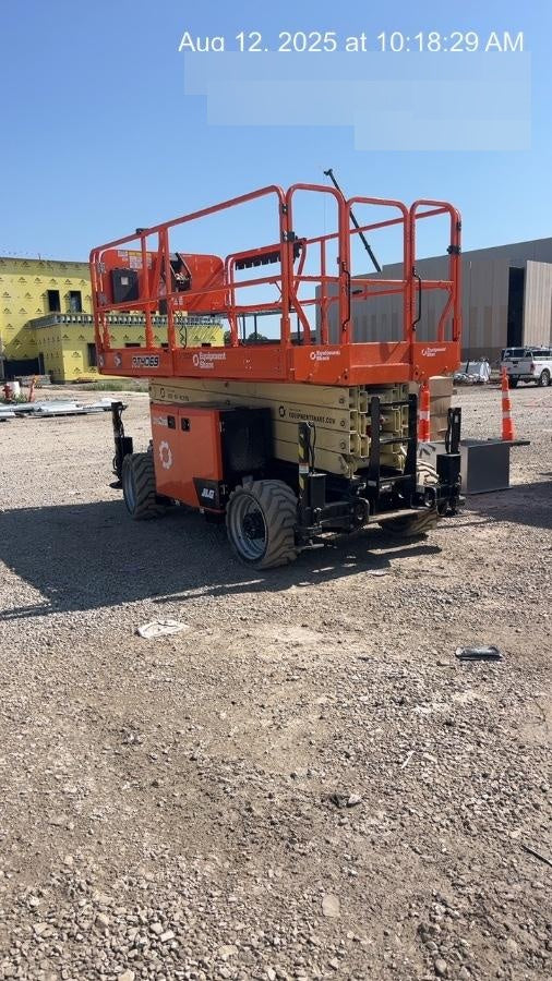 2023 JLG RT4069