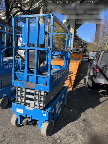 2020 Genie GS-1930 Solid Non Marking Tires, Beacon, Folding rails with half height swing gate, 800W Inverter