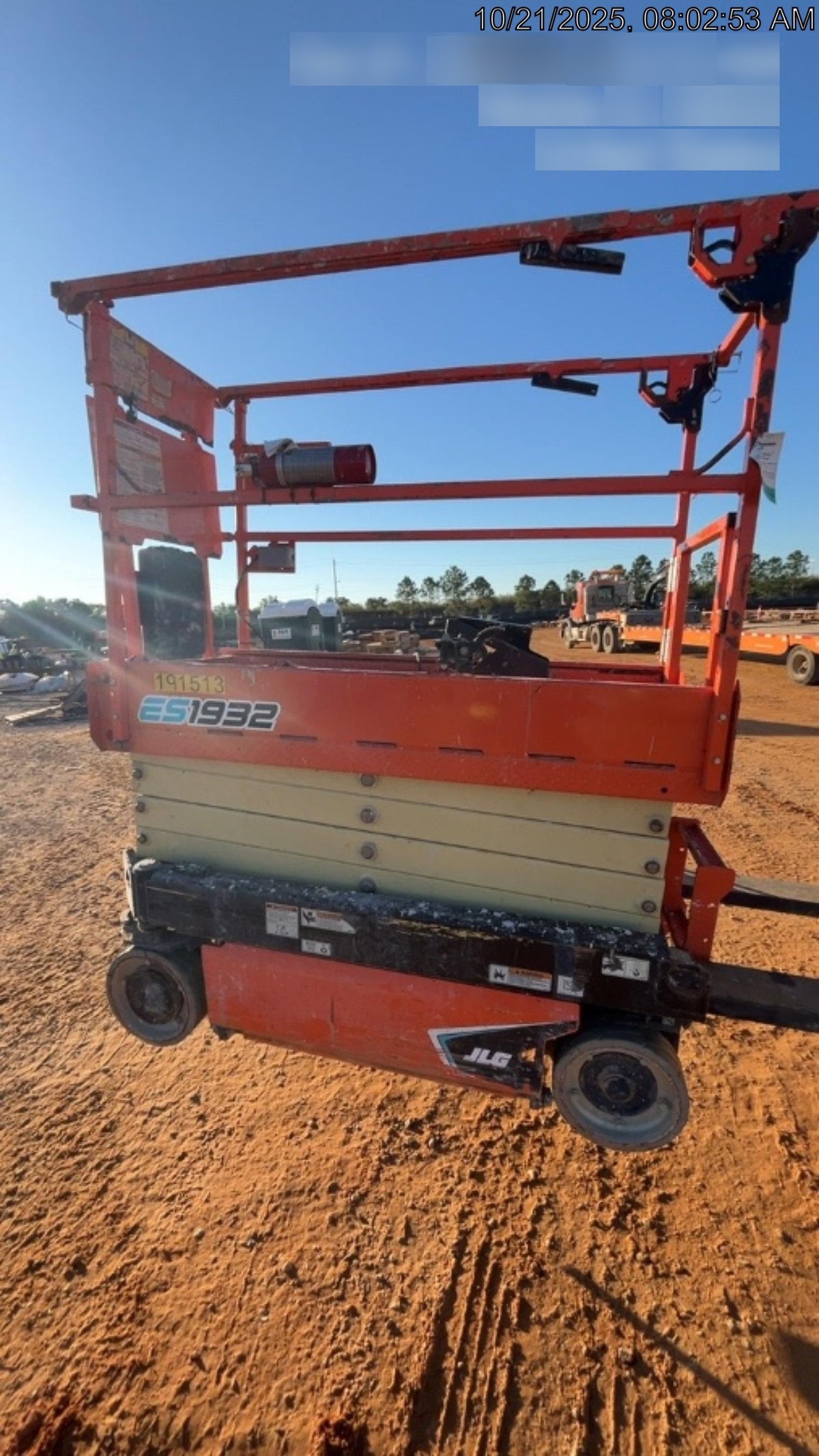 2021 JLG ES1932