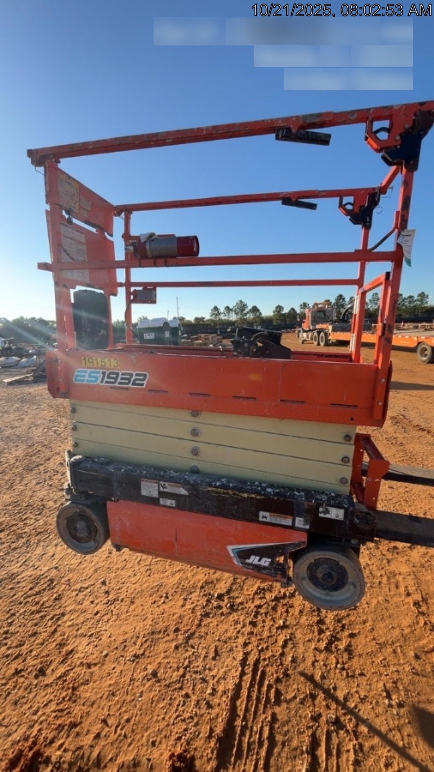 2021 JLG ES1932