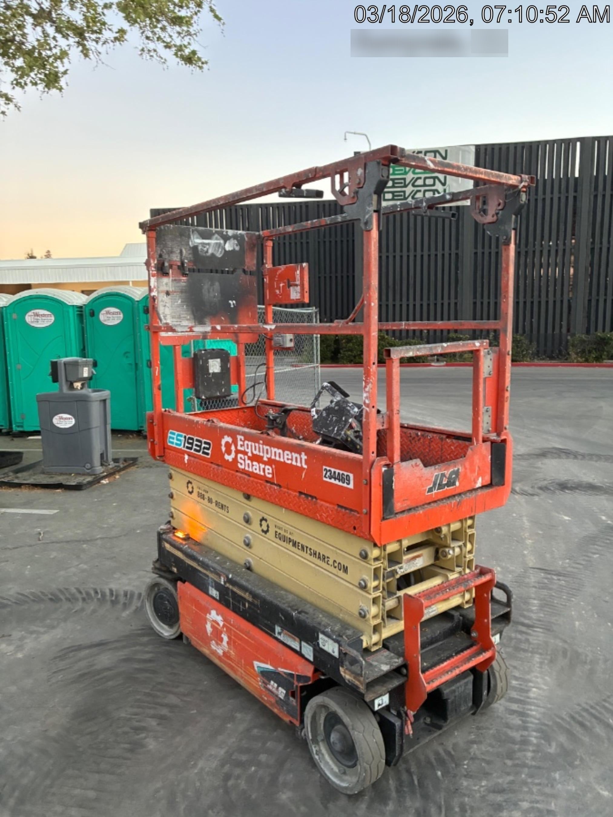 2022 JLG ES1932