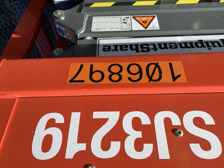 2020 Skyjack SJIII-3219 Solid NM Tires, Half height spring hinged entry gate, Dual Beacons, 800W Inverter