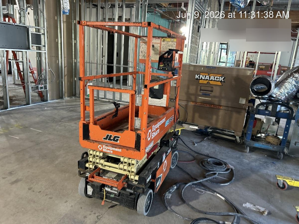 2022 JLG ES1330L