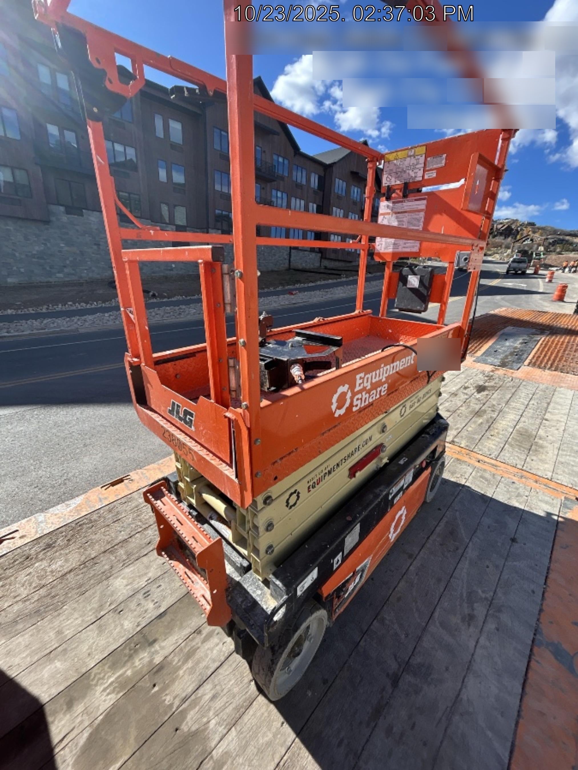 2022 JLG ES1932