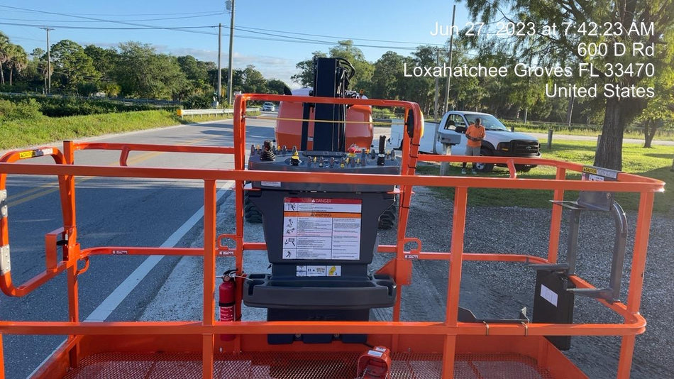 2023 JLG 460SJ