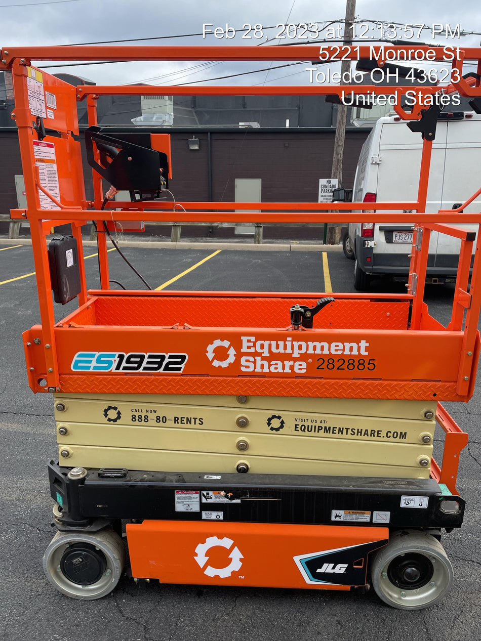 2022 JLG ES1932