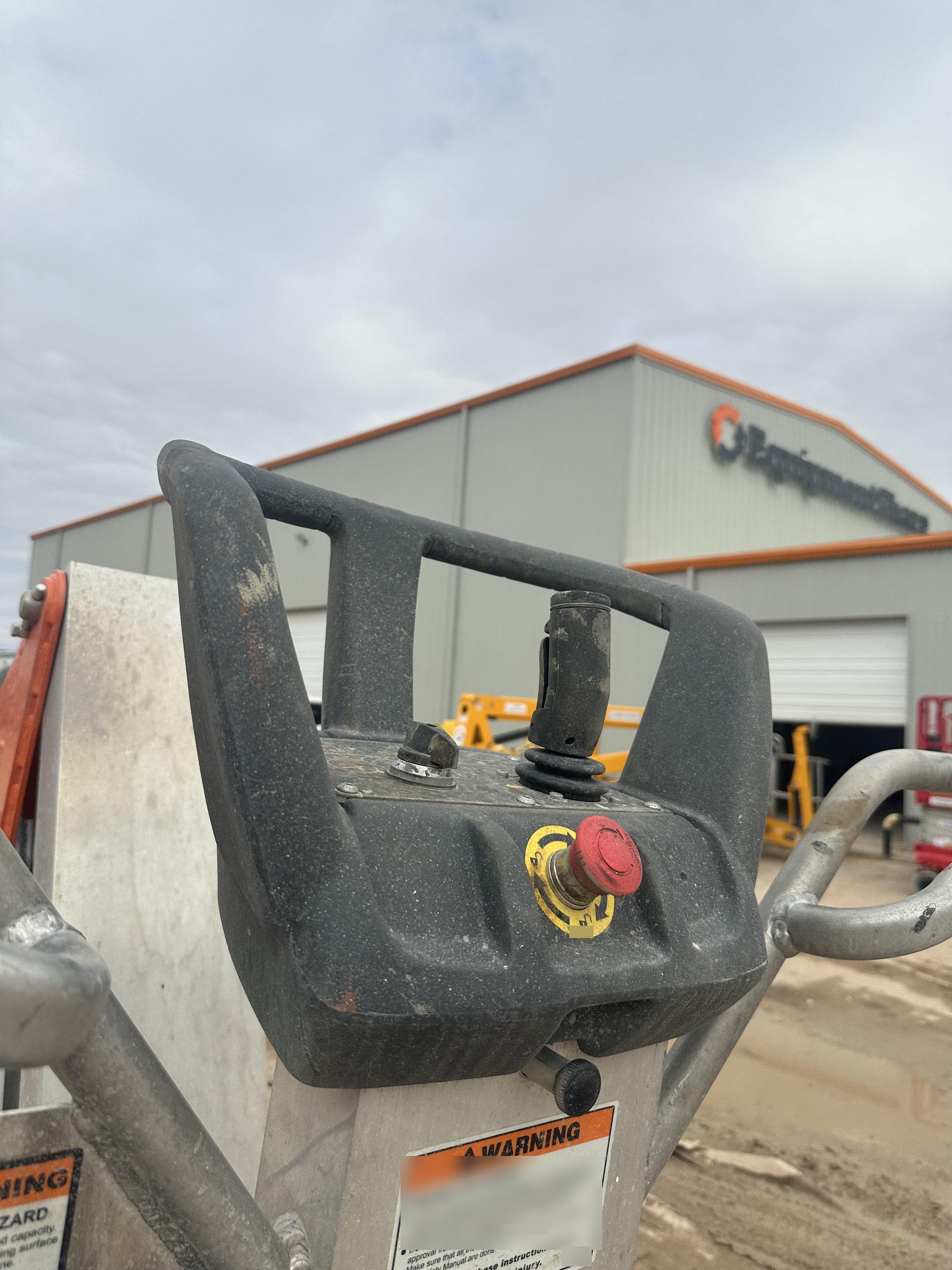2023 JLG T500J