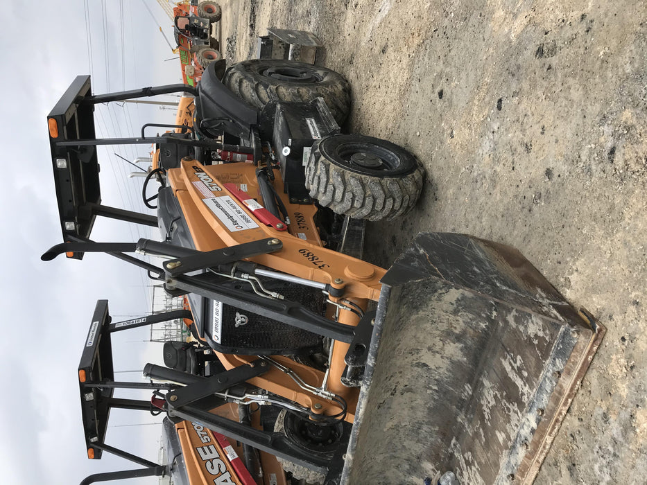 2019 Case 570N EP Canopy, 4WD, GP Front Bucket, Dual Tilt Cylinder, 84" Box Blade w/ Scarifier, Wheel Weights, Beacon