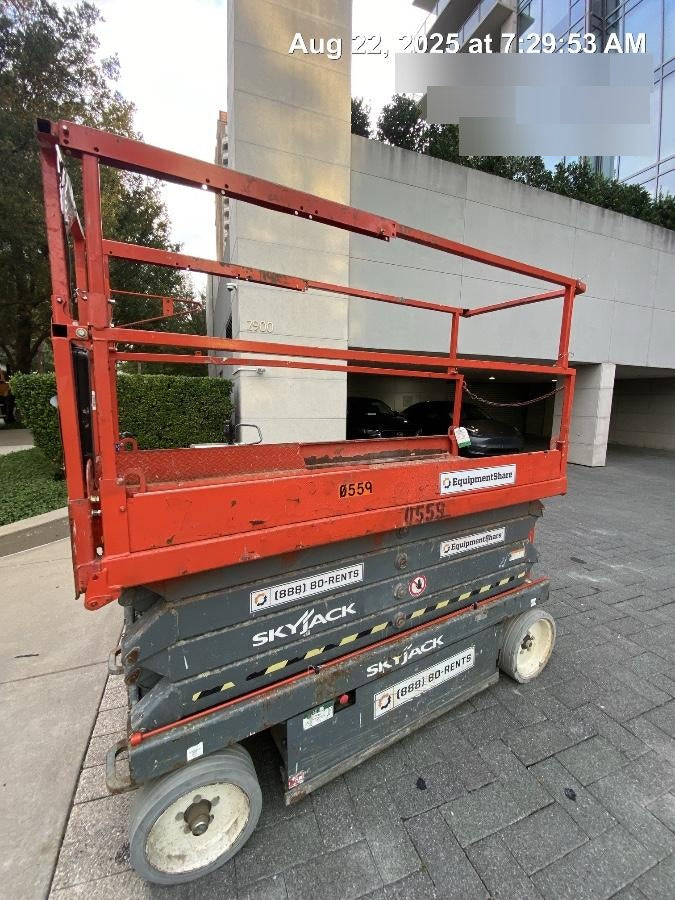 2015 Skyjack SJIII-3226 26' Scissor Lift