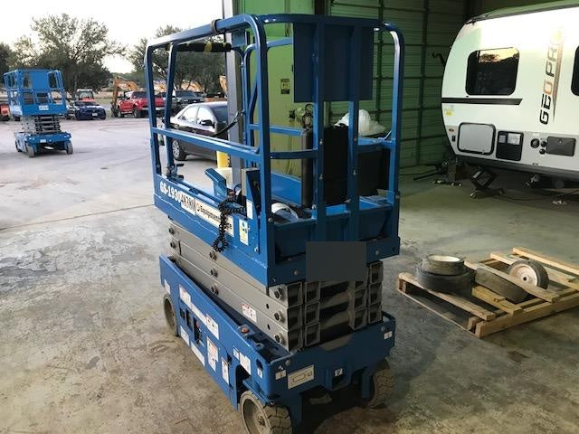 2019 Genie GS-1930 Fixed rails with chain Entry