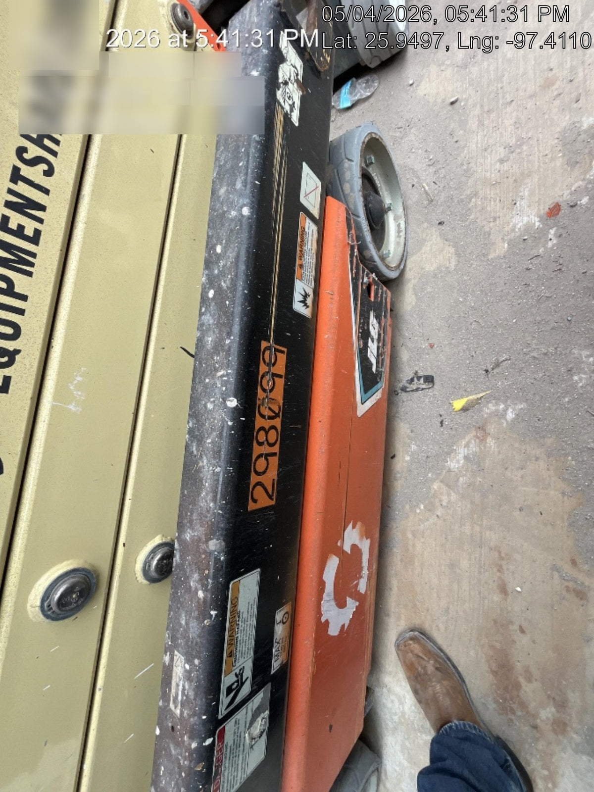 2023 JLG ES1932