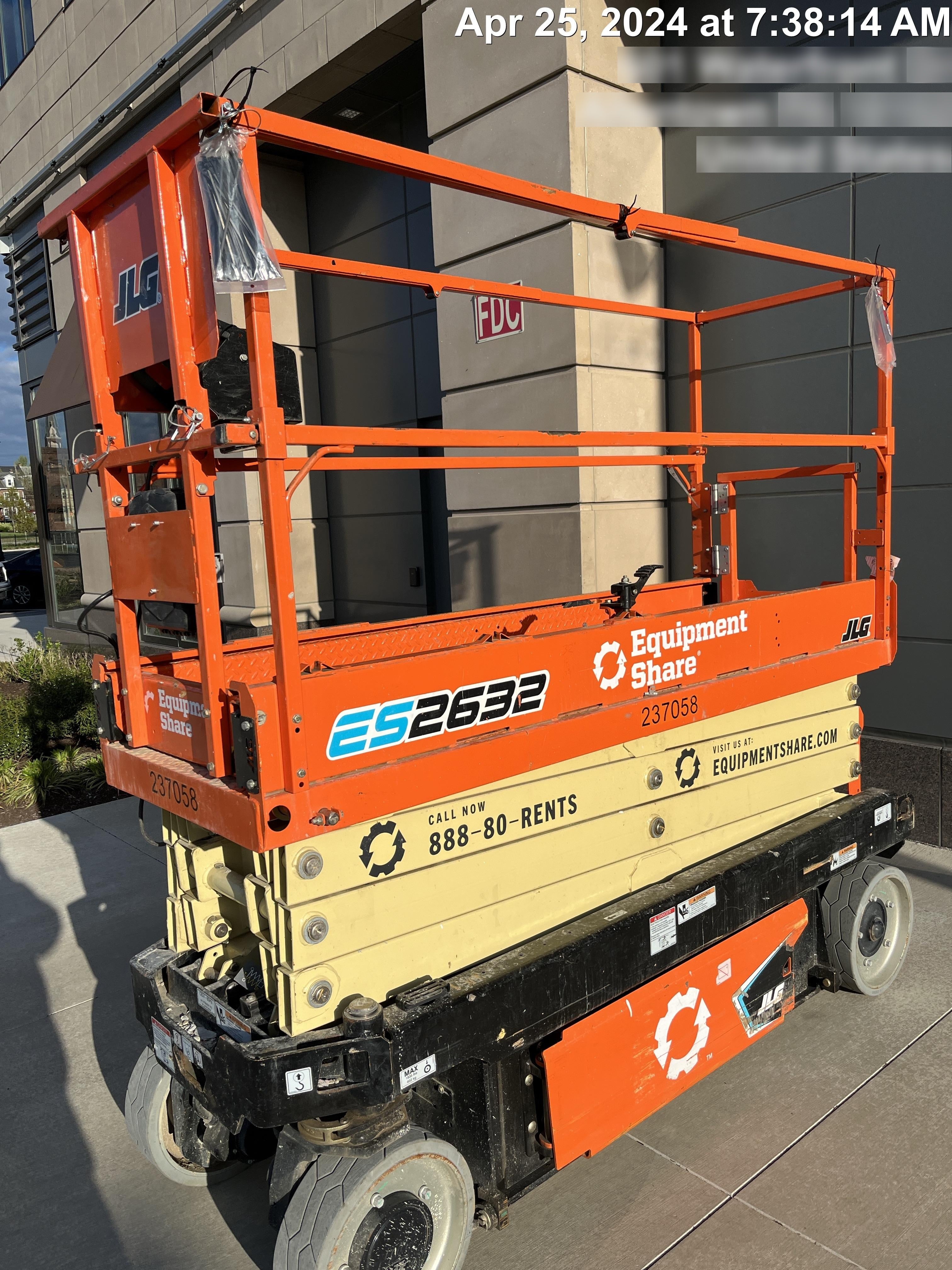 2022 JLG ES2632