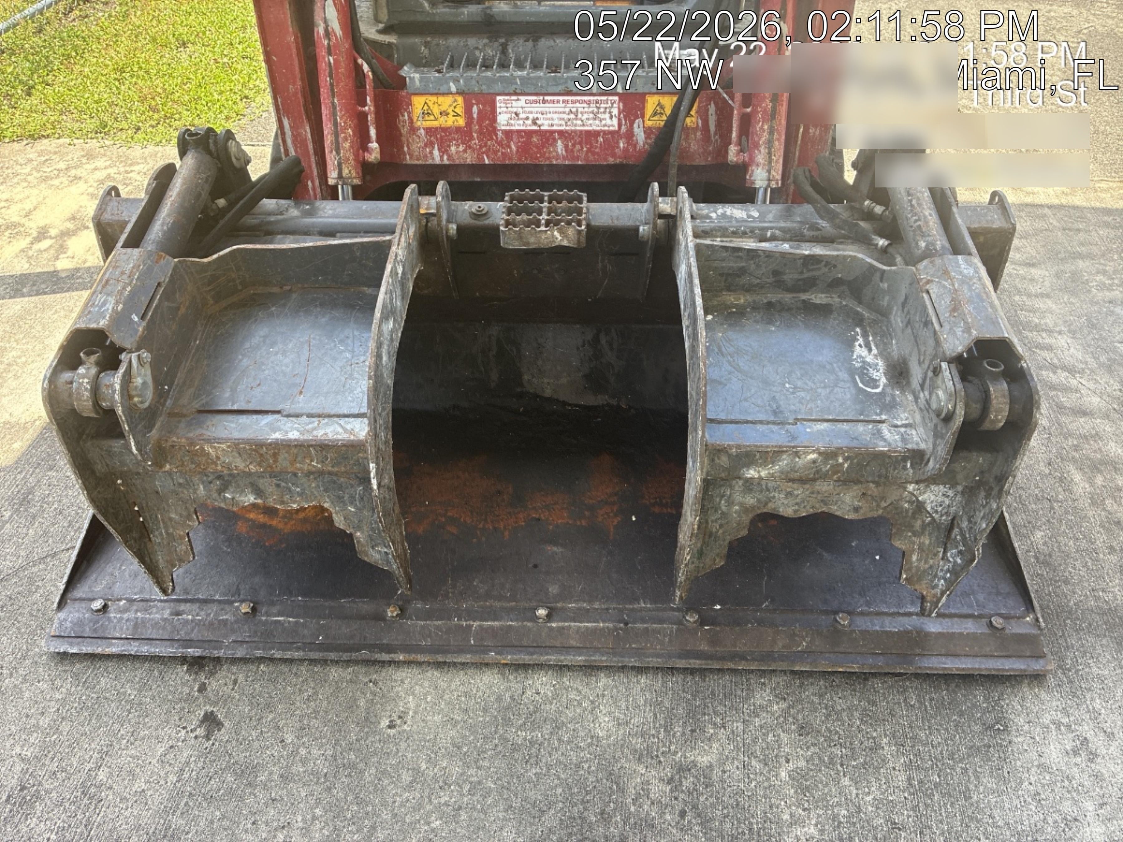 2020 PALADIN 72" Scrap Grapple Bucket - Paladin