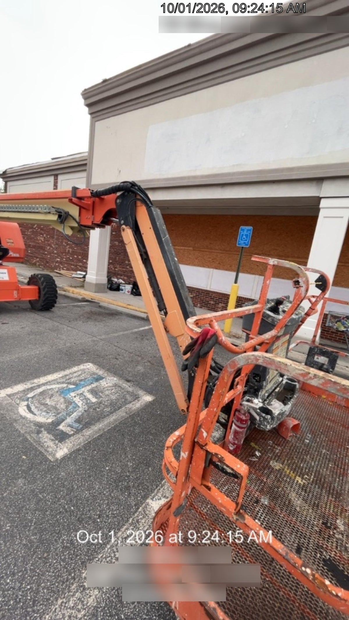 2022 JLG 660SJ