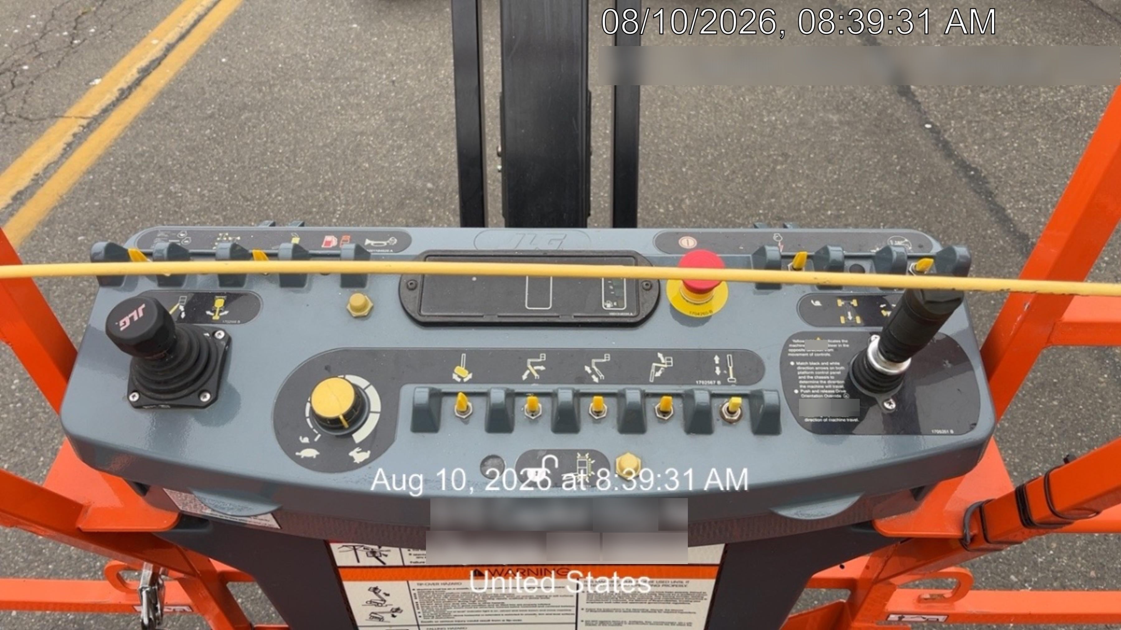 2025 JLG 800AJ